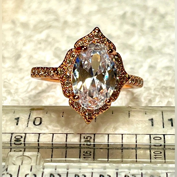 ❤️💖NWT VICTORIAN Rose gold halo ring - Picture 9 of 10